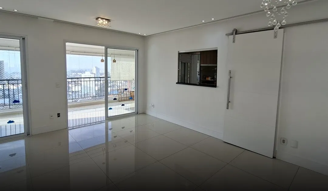 Depois de perder dinheiro negociando sozinho, ele fechou o apartamento dos sonhos — no mesmo prédio